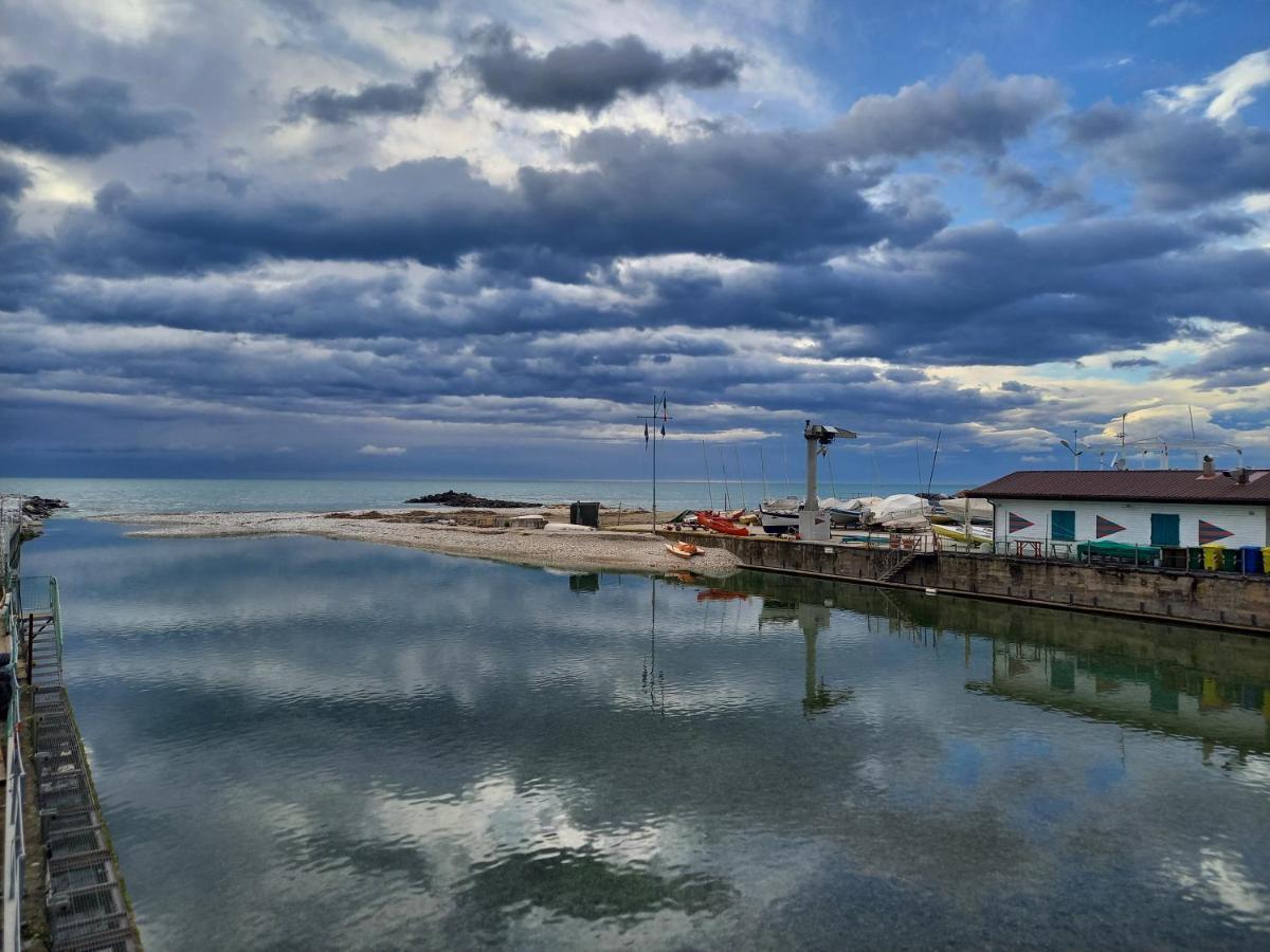 Bilocale Climatizzato A 850M Dalla Spiaggia Casa Katia Marina di Massa Dış mekan fotoğraf